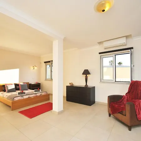 וילה Villa In Montechoro Near Golden Beaches אלבופיירה