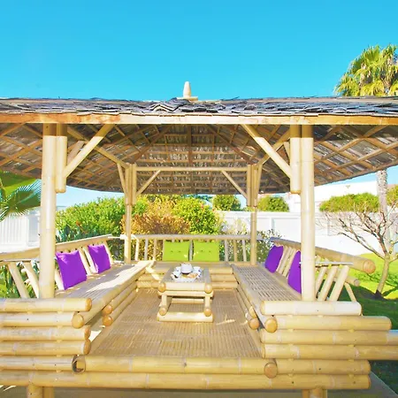 Villa In Montechoro Near Golden Beaches アルブフェイラ